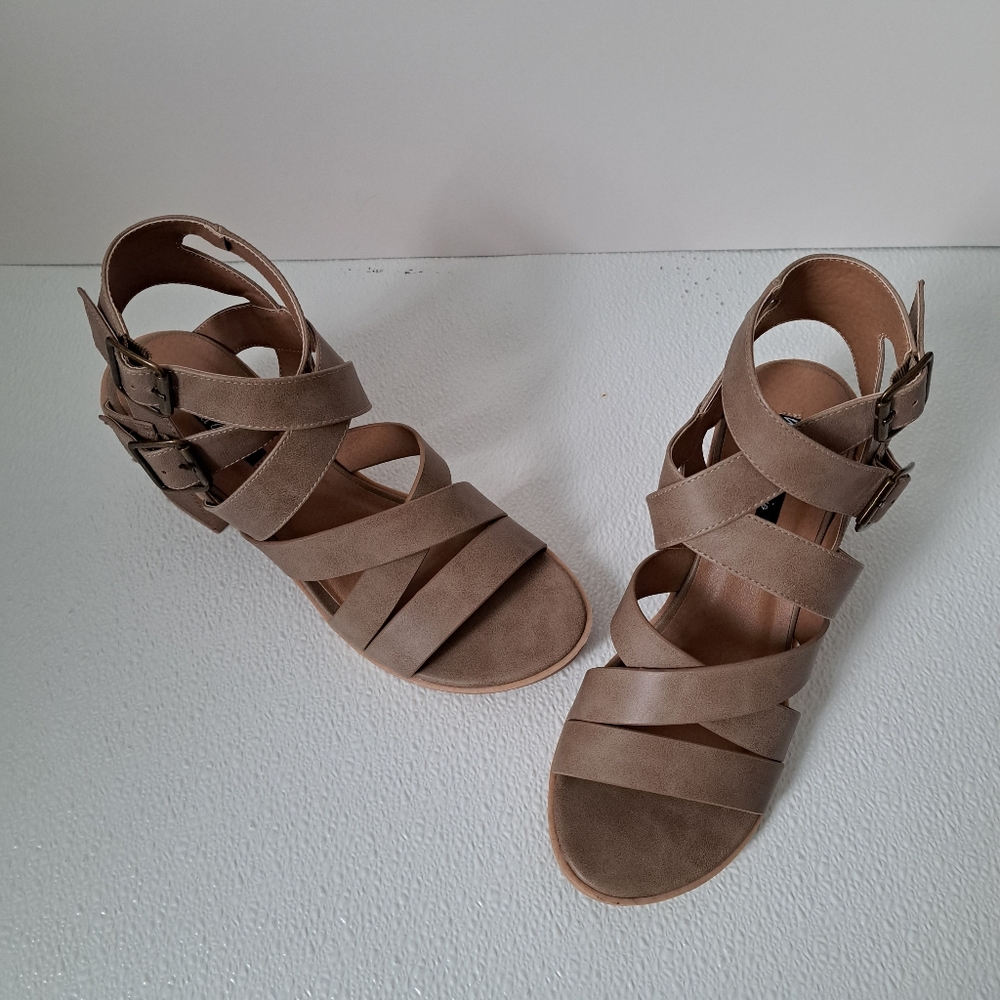 MICHAEL ANTONIO Block Heels Sandals Taupe 7.5